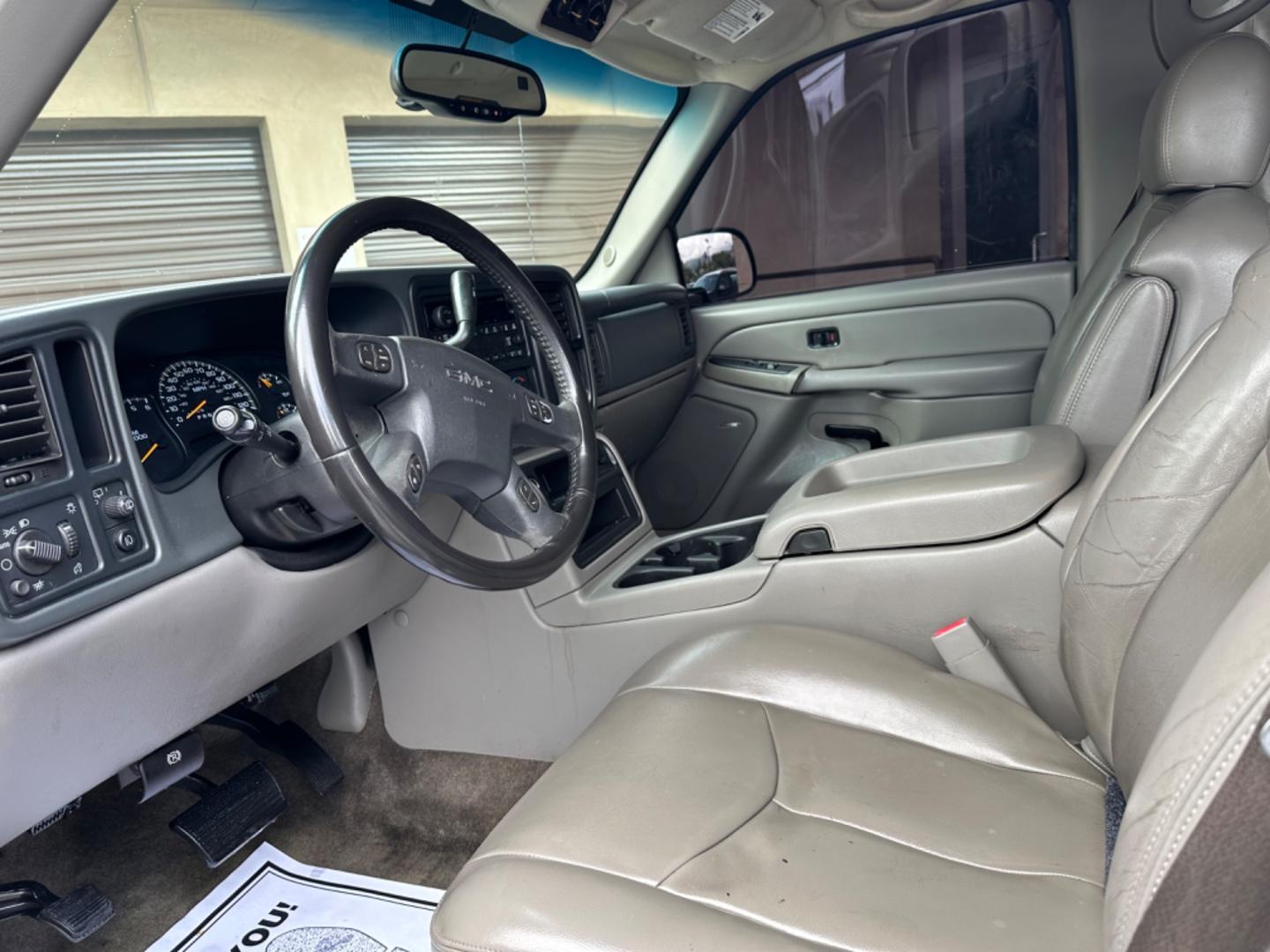 2006 BEIGE /Gray GMC Yukon SL 2WD (1GKEC13T66R) with an 5.3L V8 OHV 16V engine, 4-Speed Automatic Overdrive transmission, located at 30 S. Berkeley Avenue, Pasadena, CA, 91107, (626) 248-7567, 34.145447, -118.109398 - Embrace Power and Comfort: 2006 GMC Yukon with Leather, Moon-Roof, and Third-Row Seating Available in Pasadena, CA Step into the realm of rugged luxury with the 2006 GMC Yukon, now available at our BHPH dealership in Pasadena, CA. This robust SUV, featuring a luxurious leather interior, a moon-ro - Photo#15